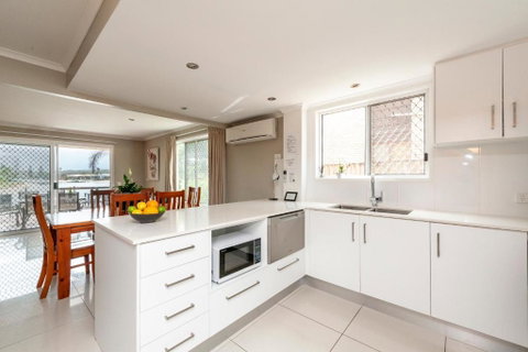 Saltwater Villas - Pet Friendly Accommodation - Tourism Canberra 3