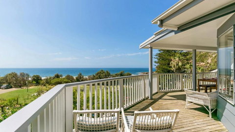 Salty Air Beachside Cottage At Killcare - Tourism Canberra 0