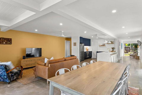 Salty Crab Bungalow - Tourism Canberra 2