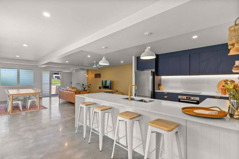 Salty Crab Bungalow - Tourism Canberra 0