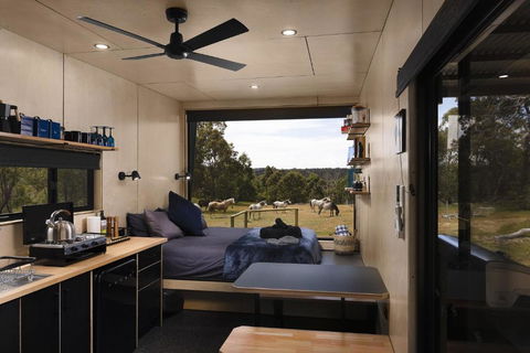 Sam The Tiny Cabin In Serpentine - Tourism Canberra 2