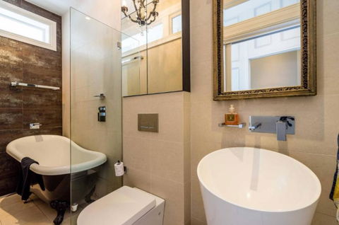 Sanctuary At The Rocks - Tourism Canberra 3