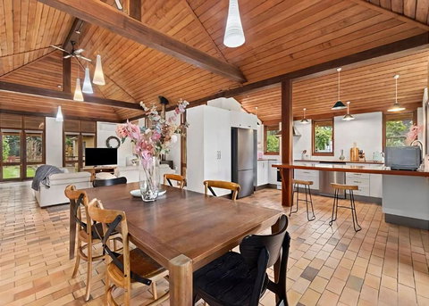 Sand At Broulee - Tourism Canberra 1