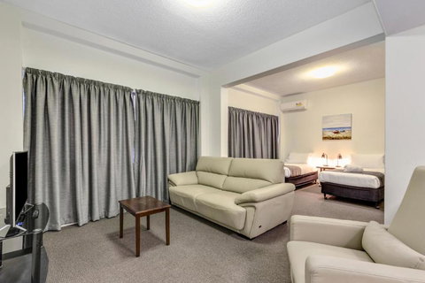 Rockhampton Riverside Central Hotel Official - Tourism Canberra 3