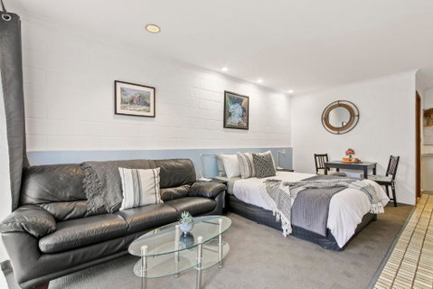 Sandbar Motel - Tourism Canberra 0