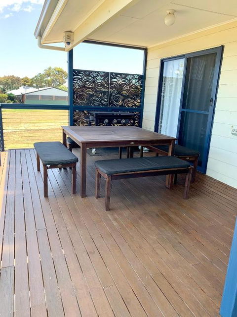 Sandcastle - A Esplanade Place, Stunning Views - Tourism Canberra 2