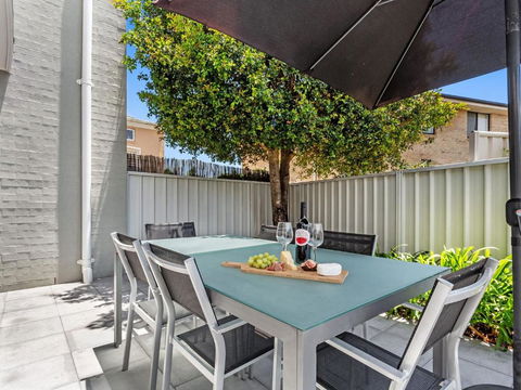 Sandcastles 7 8 Ala Moana Way - Tourism Canberra 1