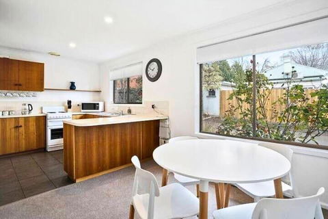 Sandy Bay Cozy Cottage Close To CBD - Tourism Canberra 1