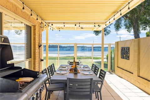 Sandy Beach House Corlette Unit 1 Waterfront WI-FI Aircon - Tourism Canberra 3