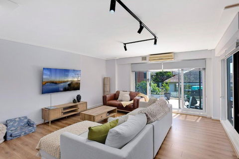 Sandy Cove Apartment The Entrance 8 - Tourism Canberra 1