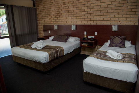 Sarina Motor Inn - Tourism Canberra 2