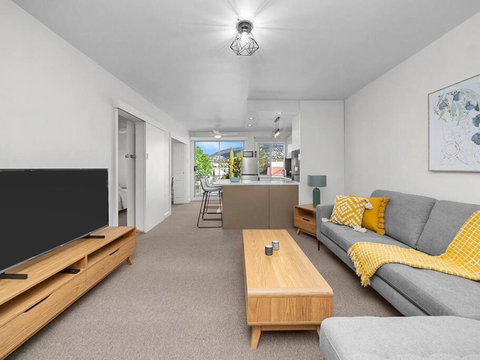 Sandy Bay Apartment With Hobart River View, Near UTAS - Stroll To Cafes And Shops - Tourism Canberra 2