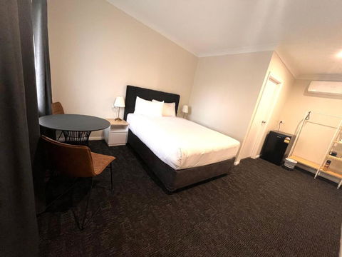 Seven Inn - Tourism Canberra 1