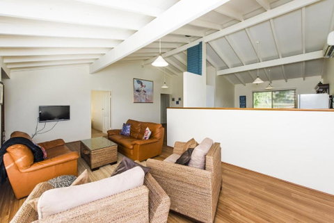 Sheoak On Wedge - Well Appointed Property Close To Beach - Tourism Canberra 3