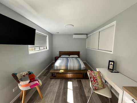 Stylish Guest Suite In Everton Hills - Tourism Canberra 0