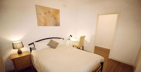 Sunny House - Melbourne Airport Home - Tourism Canberra 0