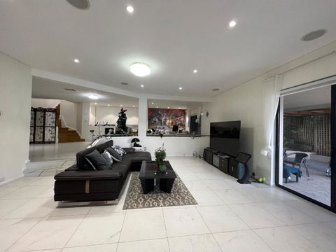 Sydney 5 Bedrooms Water Front House - Tourism Canberra 3