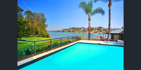 Sydney 5 Bedrooms Water Front House - Tourism Canberra 1