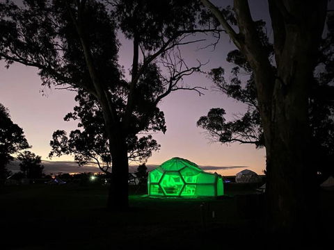 Taj Mahal Upgraded Hex Bubble - Tourism Canberra 3