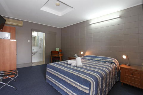 Tandara Hotel Motel - Tourism Canberra 0