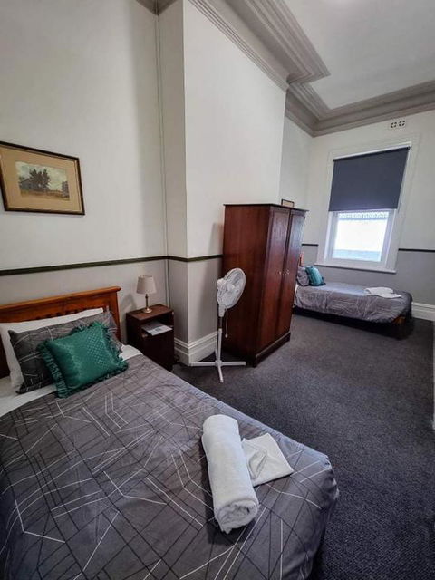 The Grand Hotel Millicent - Tourism Canberra 1