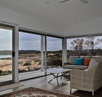 Beachside - Tourism Canberra