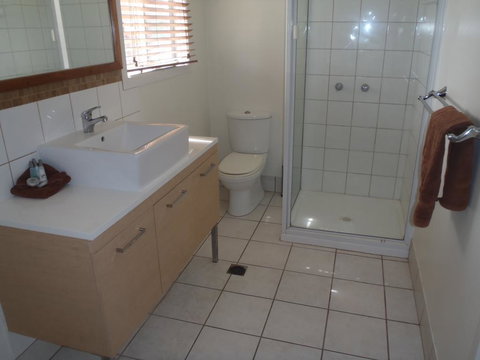 Beachside Holiday Units - Tourism Canberra 1