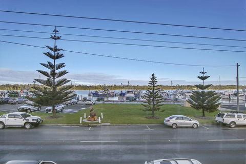 Bellevue On The Lakes - Tourism Canberra 1