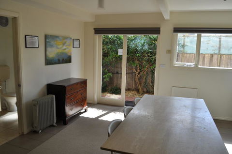 Belton Apartments - The Studio - Tourism Canberra 3