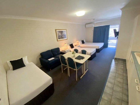 Benson Court Motel - Tourism Canberra 1
