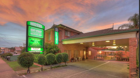 Bent Street Motor Inn - Tourism Canberra 0