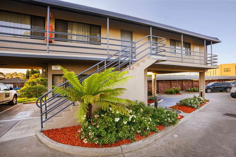 Best Western Mahoneys Motor Inn - Tourism Canberra 3