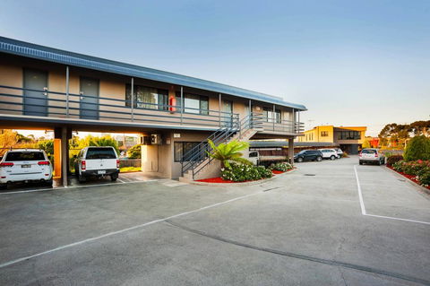 Best Western Mahoneys Motor Inn - Tourism Canberra 2