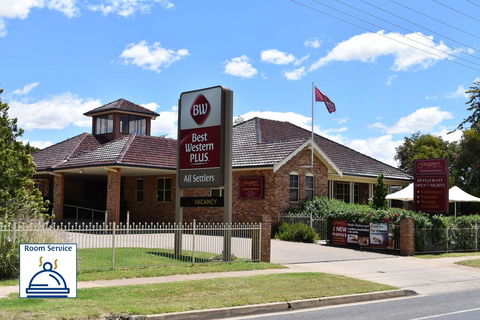 Best Western Plus All Settlers Motor Inn - Tourism Canberra 0