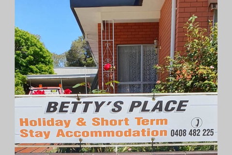 Betty's Place - Tourism Canberra 0