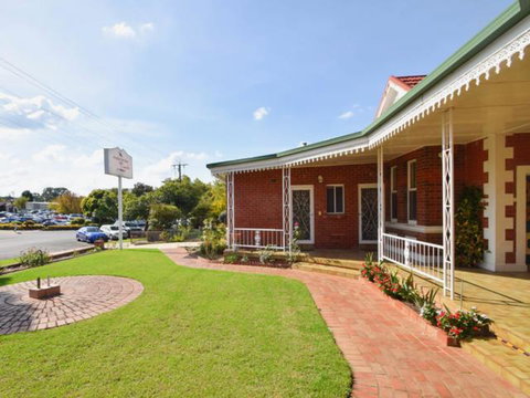 Billabong Wangaratta - Tourism Canberra 1