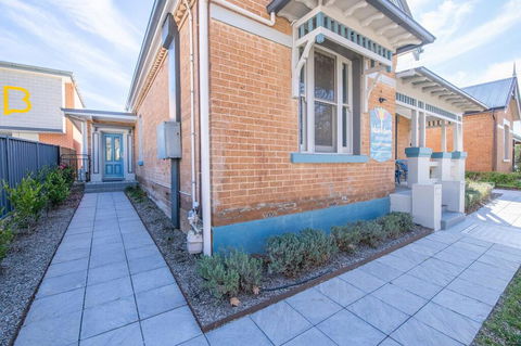 Blue Door Apartments Spacious CBD Apartment - Tourism Canberra 1