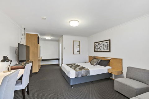 Blue Shades Motel - Tourism Canberra 0