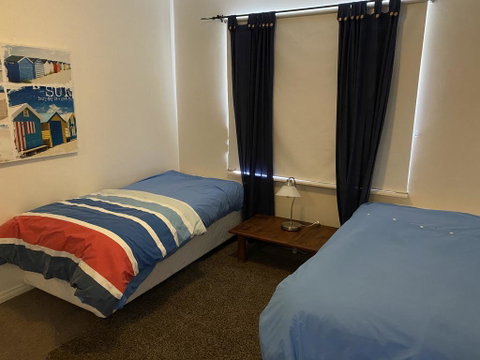 Blue Sky Escapes Seaview Apartment - Tourism Canberra 2