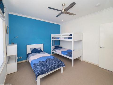 Blue Water Retreat - Upstairs - Tourism Canberra 3