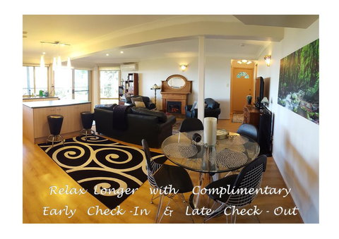 Blue With A View - Tourism Canberra 0