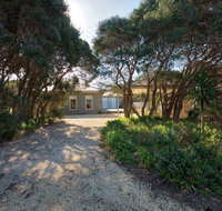 Bluetopia - Sparkling Solar Heated Pool - Tourism Canberra