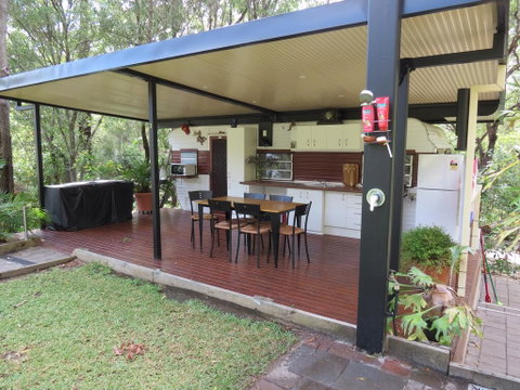 BoBRENE On Tamborine Nude Retreat - Cosy Chalet - Tourism Canberra 3