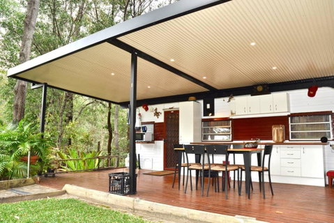 BoBRENE On Tamborine Nude Retreat - Cosy Chalet - Tourism Canberra 1