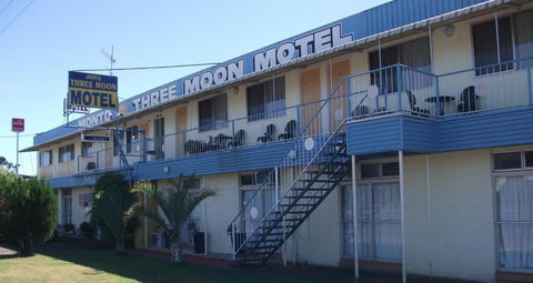 Three Moon Motel - Tourism Canberra 0