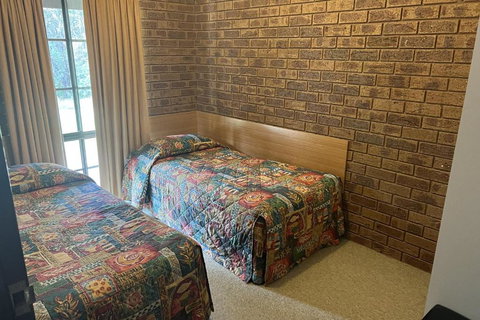 Tocumwal Early Settlers Motel - Tourism Canberra 2