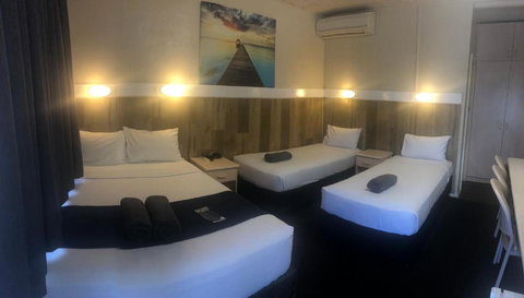 Wattle Tree Motel - Tourism Canberra 3