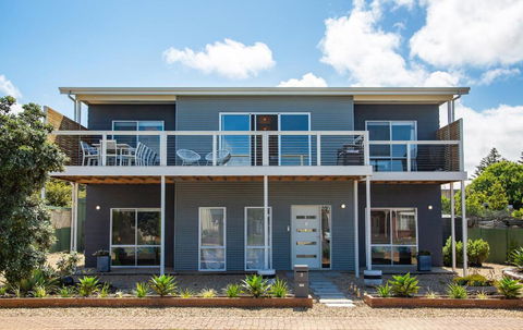 Xanadu - Aldinga Beach - C21 SouthCoast Holidays - Tourism Canberra 0