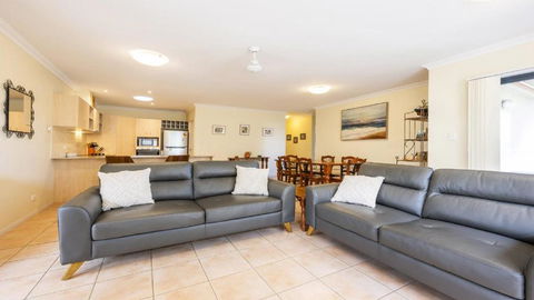 Yamba Days Pet Friendly - Tourism Canberra 1