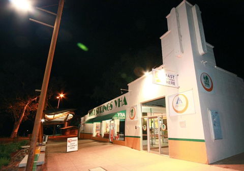YHA Alice Springs - Tourism Canberra 0